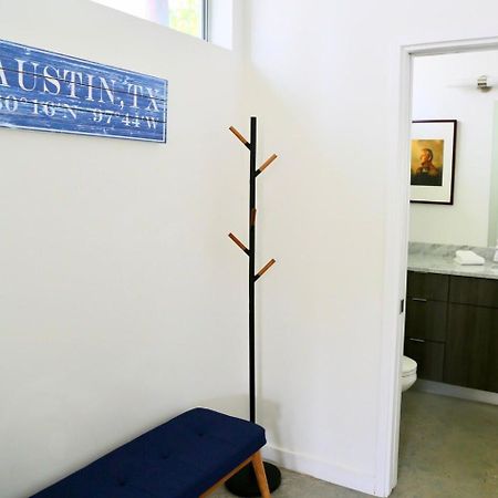 Stunning Modern Home W Pool & Hot Tub In Dt Austin Buitenkant foto