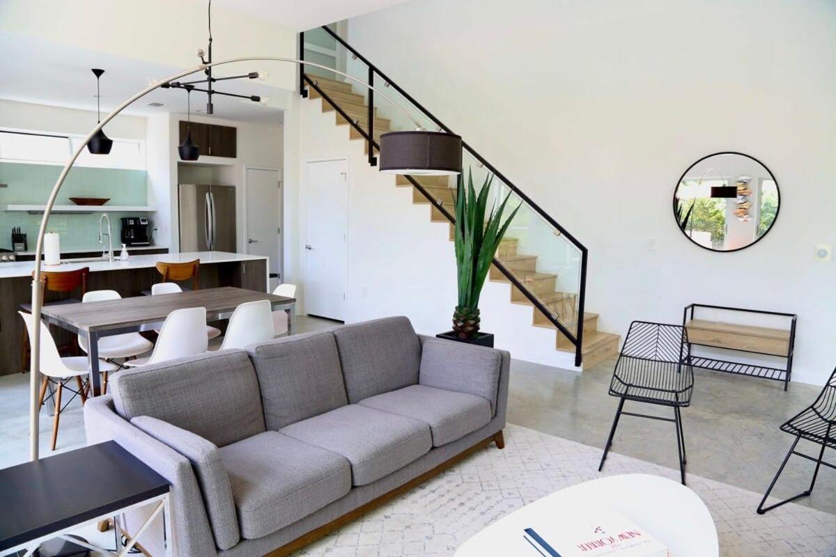 Stunning Modern Home W Pool & Hot Tub In Dt Austin Buitenkant foto