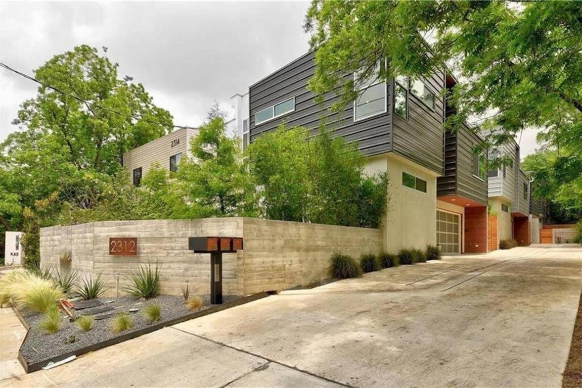 Stunning Modern Home W Pool & Hot Tub In Dt Austin Buitenkant foto