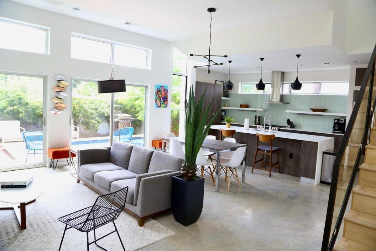Stunning Modern Home W Pool & Hot Tub In Dt Austin Buitenkant foto